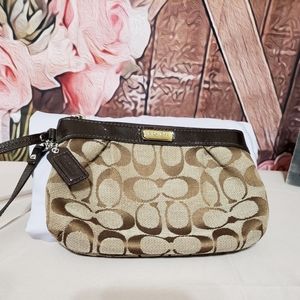Coach Signature Wristlet Brown And Khaki